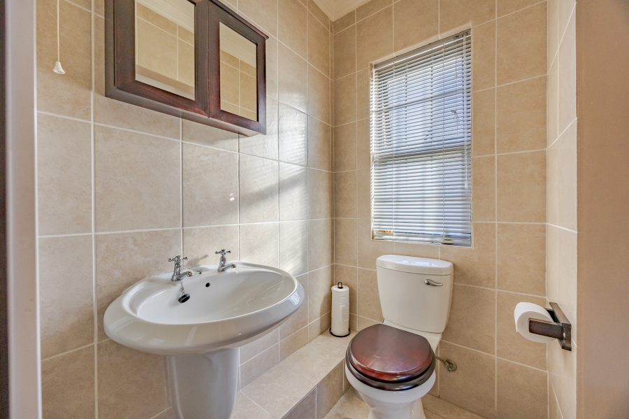 4 Bedroom Property for Sale in Royal Ascot Western Cape